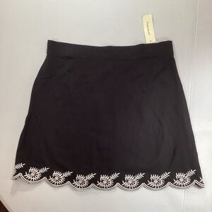 Francesca’s Mi Ami Black Scallop hem Skirt New!